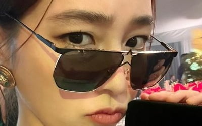 '이병헌♥' 이민정, 스타일리시하네…드레스 위에 '엘튼 존' 선글라스 착용