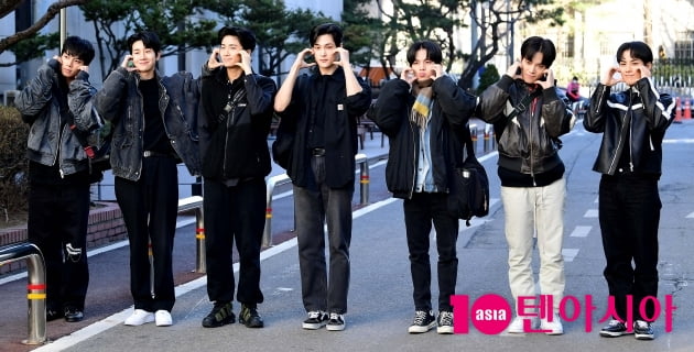 [TEN 포토] TAN '깜찍한 볼하트'