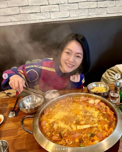 '구준엽 처제' 서희제, 교복입고 젊은 척하기...행복한 한국여행
