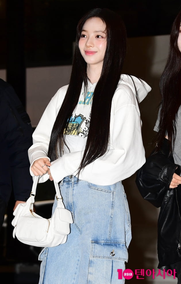 [TEN 포토] 에스파 카리나 '확 달라진 분위기'