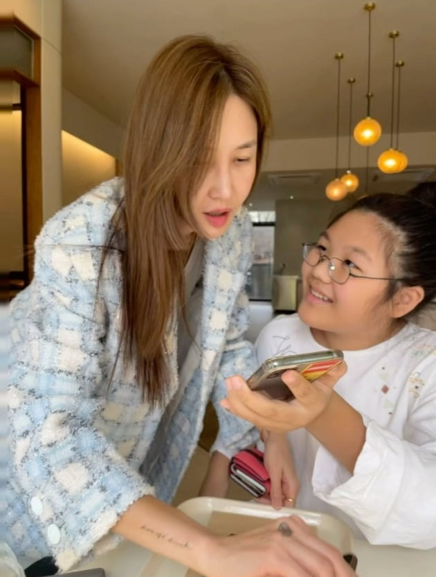 '엄태웅♥' 윤혜진, 엄청난 반응 기대하는 지온 앞에서…엄정화도 '좋아요'