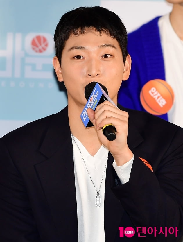 [TEN 포토] 정진운 '연예계 최고의 농구선수'