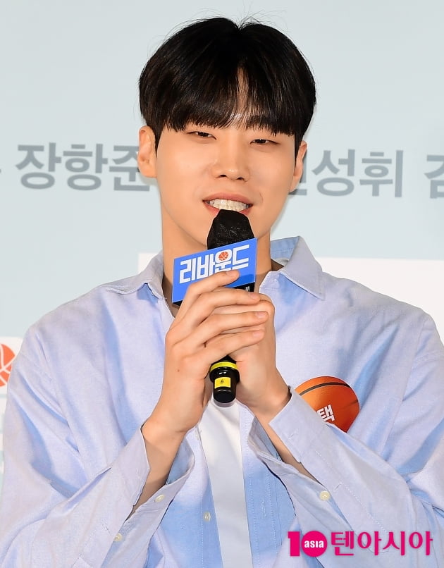 [TEN 포토] 김택 '휘문고 농구부 출신'