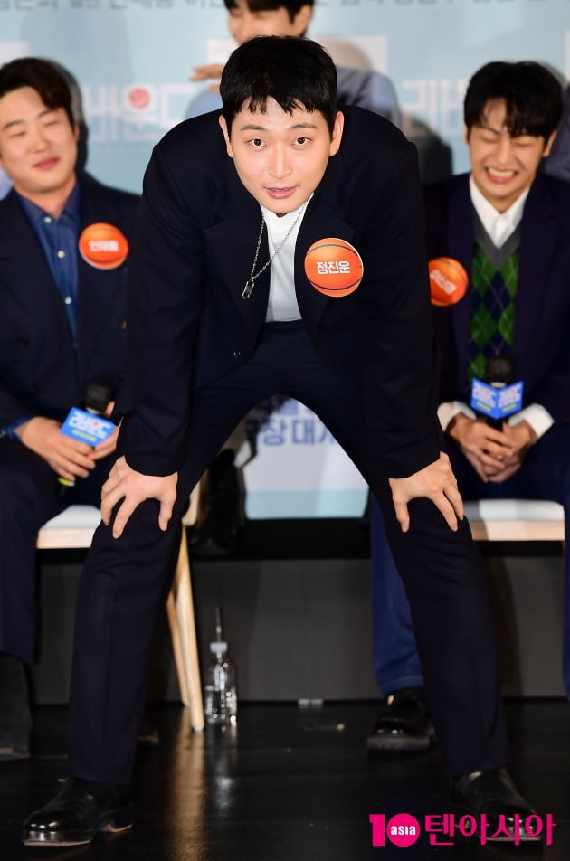 [TEN 포토] 정진운 '화보같은 쉬는 포즈'