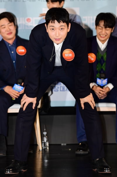[TEN 포토] 정진운 '화보같은 쉬는 포즈'