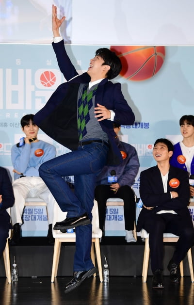 [TEN 포토] 이신영 '멋진 레이업'