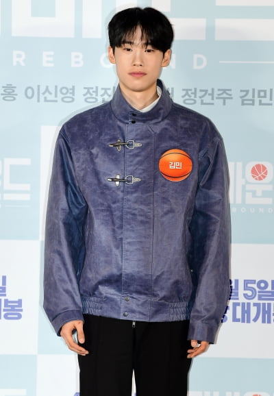 [TEN 포토] 김민 '떨리는 포토타임'