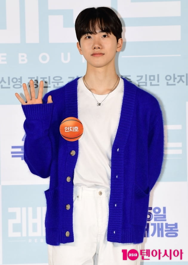 [TEN 포토] 안지호 '봄을 부르는 외모'