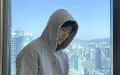 이무생, '더 글로리' 강영천 사라졌네…후드 티셔츠 입고 남친짤 완성