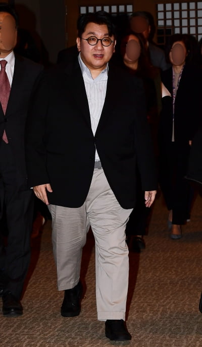 [TEN 포토] 방시혁 '관훈포럼 참석'