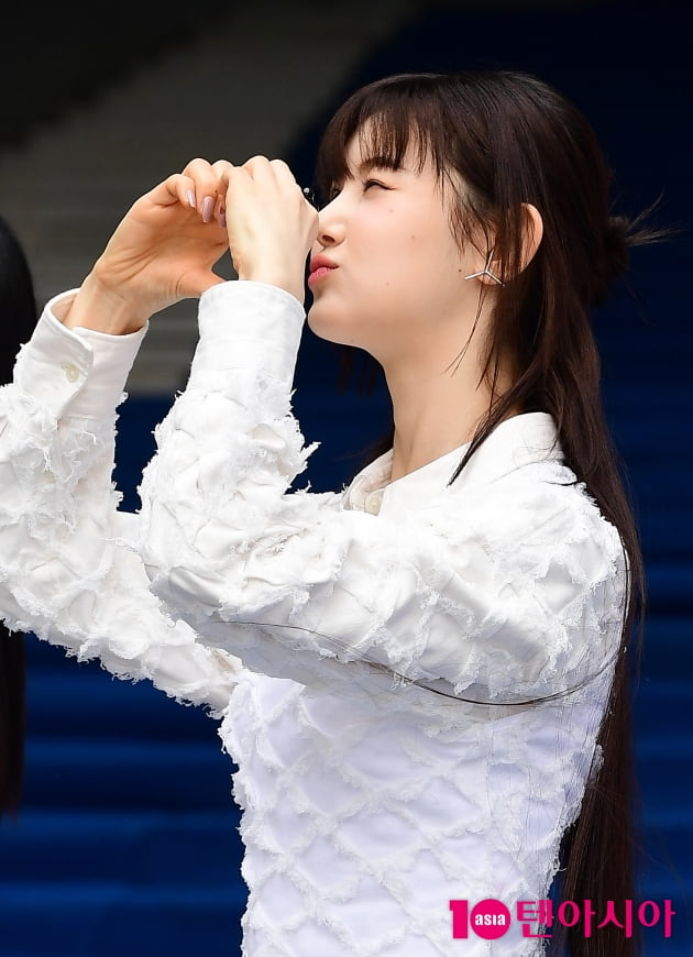 [TEN 포토] 뉴진스 다니엘 '팬들에게 애교가 한가득'