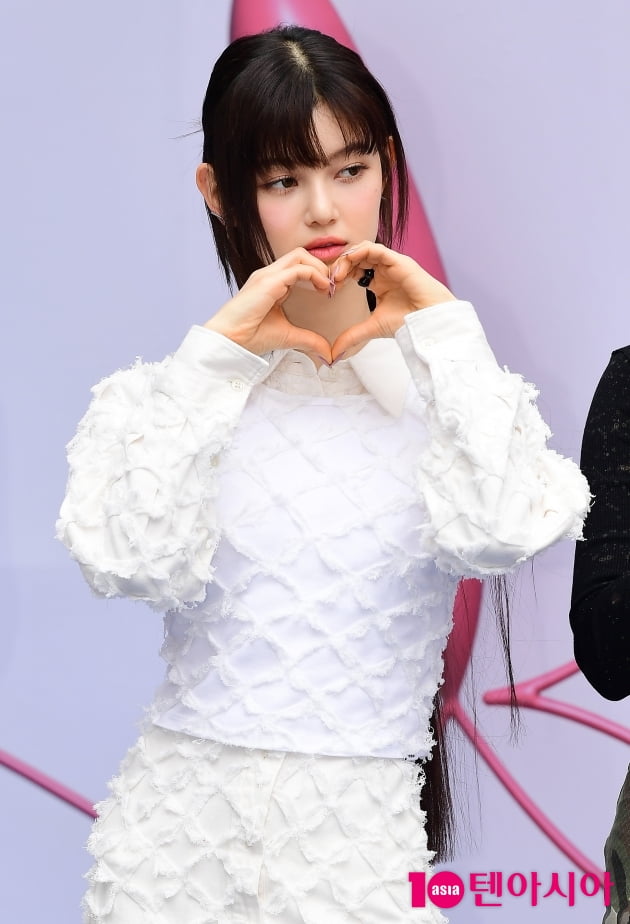 [TEN 포토] 뉴진스 다니엘 '점점 빠져드는 하트'