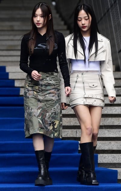 [TEN 포토] 뉴진스 해린-민지 '팔색조 매력발산'