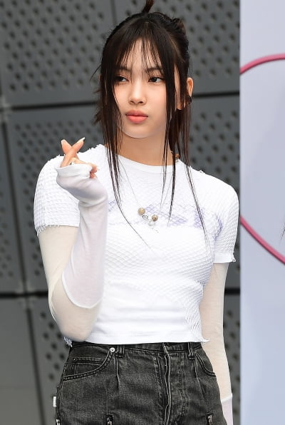 [TEN 포토] 뉴진스 혜인 '분위기 여신'