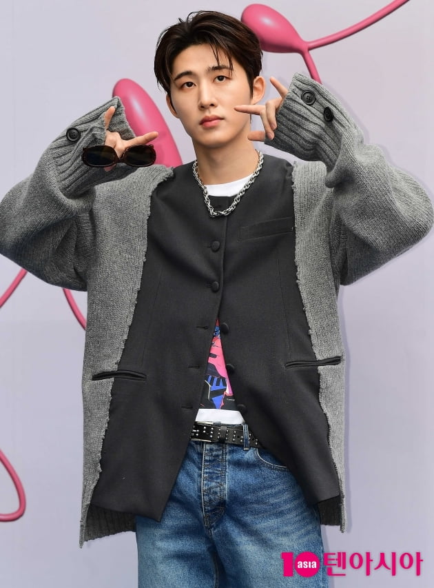 [TEN 포토] 비아이 '스웨그 넘치는 포즈'