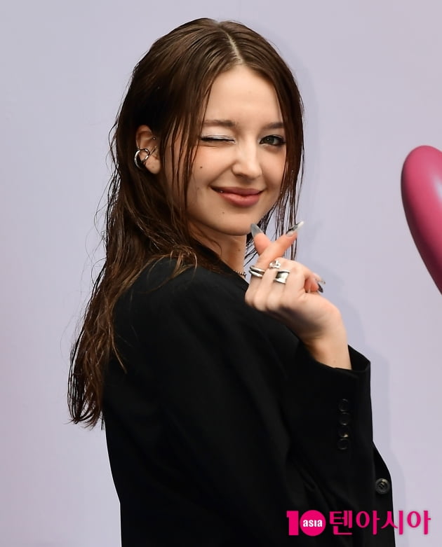 [TEN 포토] 안젤리나 다닐로바 '치명적인 윙크'