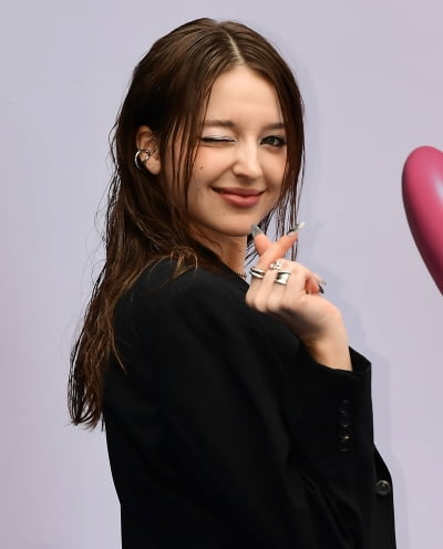 [TEN 포토] 안젤리나 다닐로바 '치명적인 윙크'