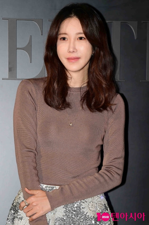 [TEN 포토] 이지아 '보석함 열고 나온 미모'