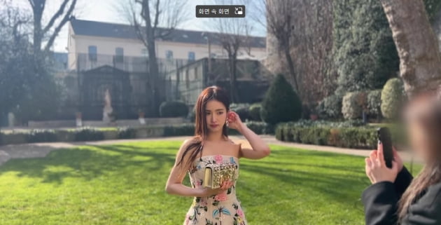 신세경, 프랑스를 밝힌 인형...누구를 위한 선그라스?