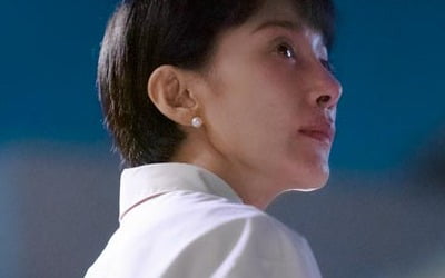 [공식] 김서형, 은행 VIP 돈 횡령…'종이달' 4월 10일 ENA 편성 확정