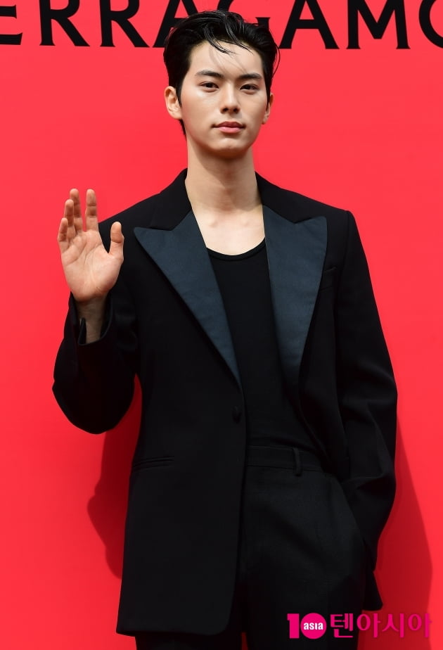 [TEN 포토] 이채민 '부드러운 인사'