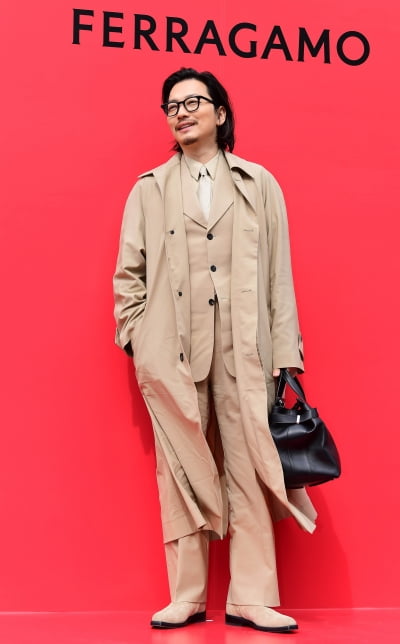 [TEN 포토] 이동휘 '롱코트 휘날리며'