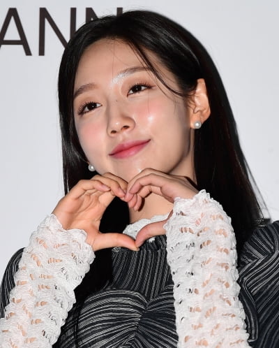 [TEN 포토] 예인 '심쿵 하트'