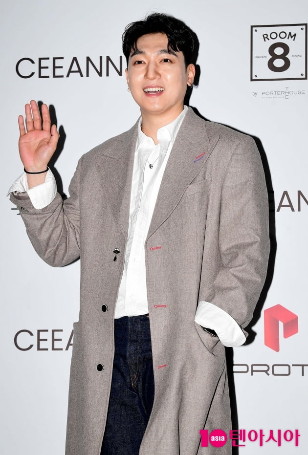 [TEN 포토] 데이식스 성진 '정감이 넘치는 미소'