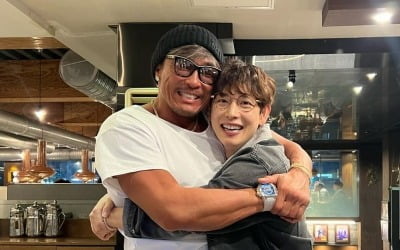 임시완, '짐승 피지컬' 추성훈 품에 쏙 안겼네…황광희도 감격