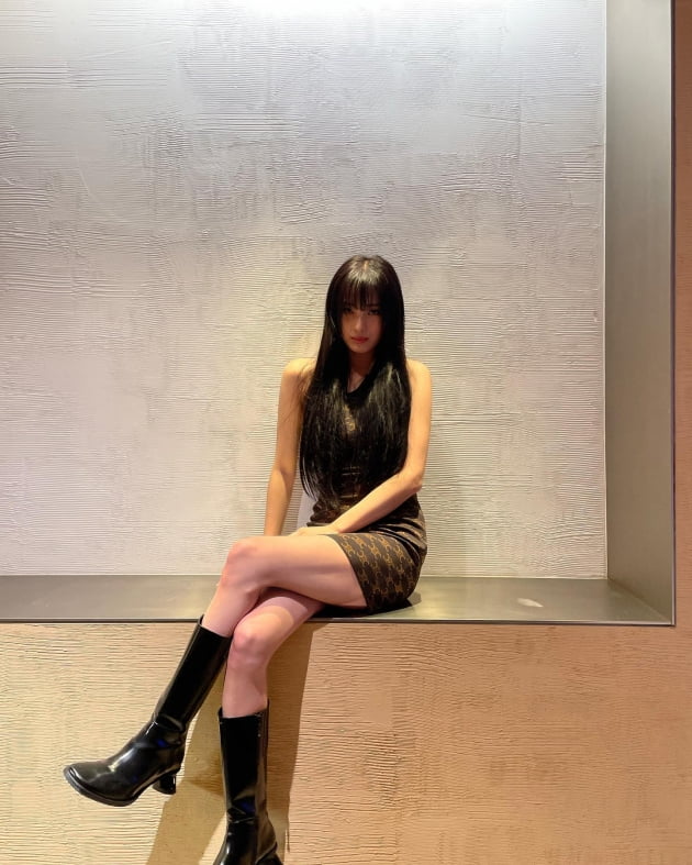 지니, 엔믹스 탈퇴 후 3개월 만 SNS 개설…명품 C사 원피스 입고 근황