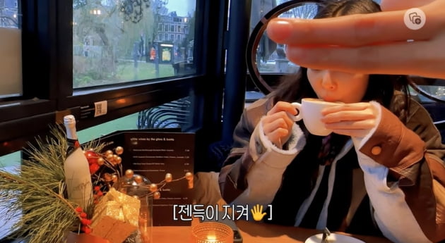 "젠득이 지켜" 블랙핑크 제니, 눈썹 없는데 이렇게 귀여워도 돼?