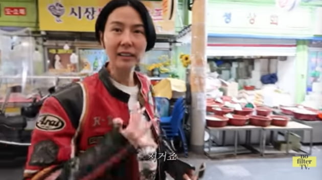 시장 간 김나영 "되게 몰라본다, 이건 BTS가 와도 못 알아봐"  