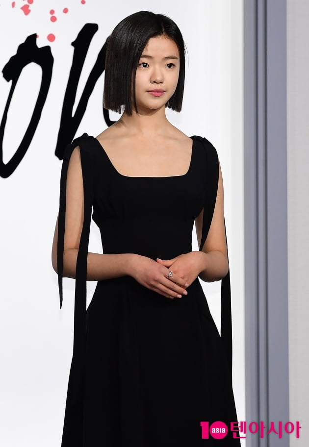 [TEN 포토] 김시아 '두 눈에 별을 담았네'