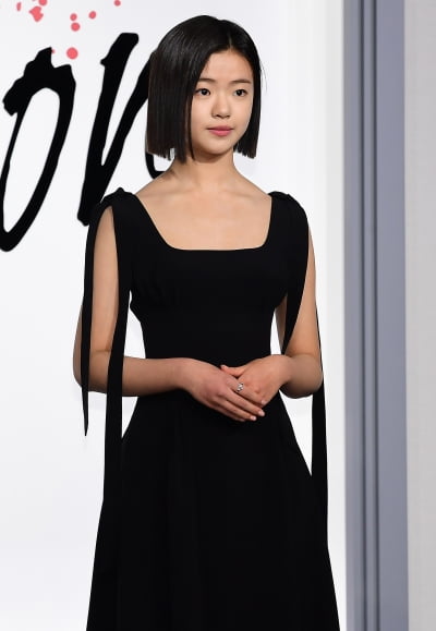 [TEN 포토] 김시아 '두 눈에 별을 담았네'
