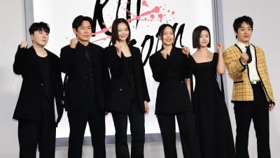 [TEN 포토] 변성현 감독-설경구-이솜-전도연-김시아-구교환 '길복순 파이팅!'