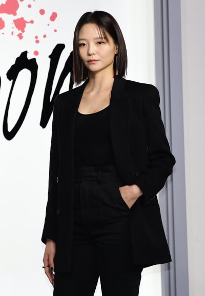 [TEN 포토] 이솜 '매서운 킬러'