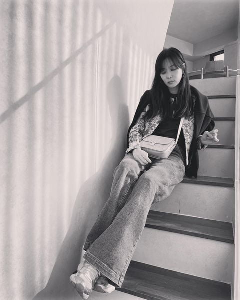 '장동건♥' 고소영, 봄맞이 나들이…명품 C사 가방+선글라스 필수
