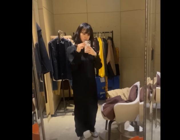 '7개월차 임산부' 윤승아, 6kg 밖에 안쪘는데 "원피스 지퍼가 안 올라가"('승아로운')