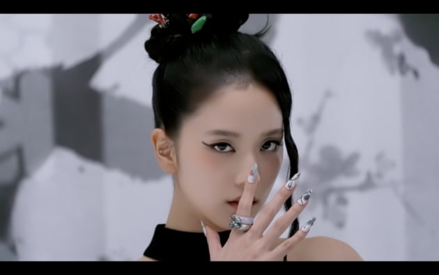 블랙핑크 지수, 한국美 품은 고전 미인…솔로 데뷔에 쏠리는 기대