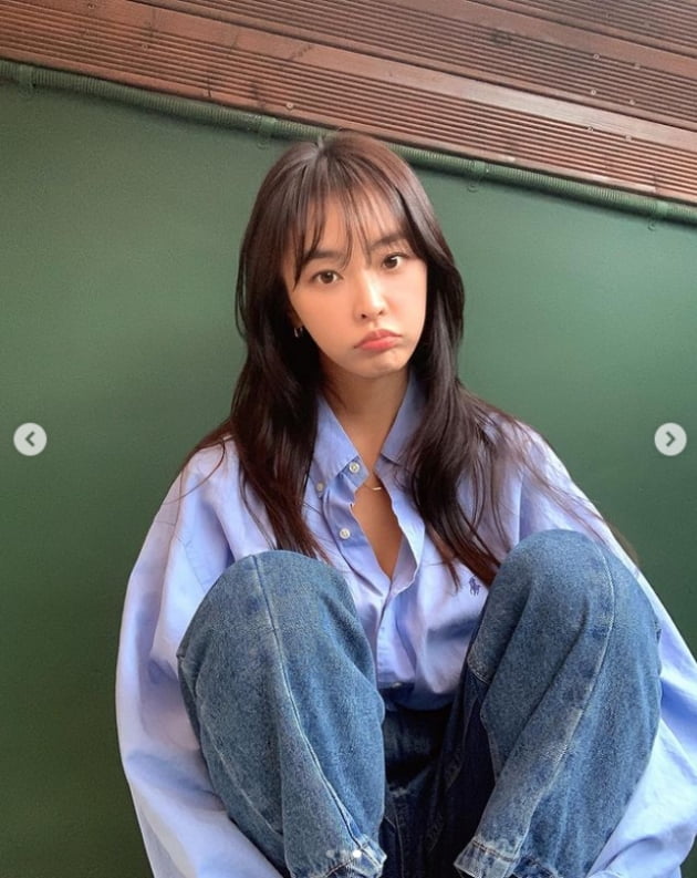 '강타♥' 정유미, 청청패션도 완벽하게 소화...봄향기 가득한 미모
