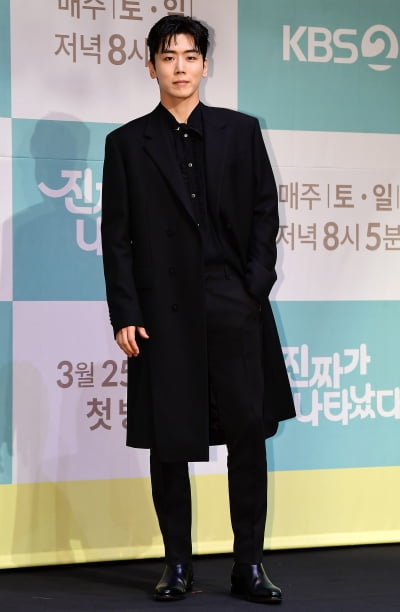 [TEN 포토] 정의제 '시크한 블랙'