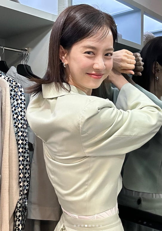 송지효, 꽃 기죽이는 미모...해맑은 미소