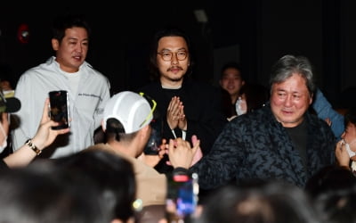 [TEN 포토] 허성태-이동휘-최민식 '관객들의 환호를 받으며'