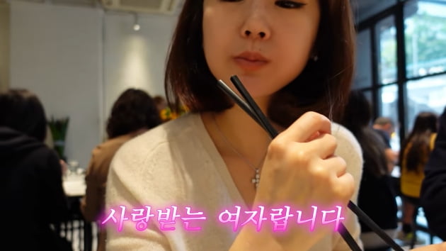 '홍콩댁' 강수정 "♥남편은 맛있는 음식 양보하지만 '강동원'은 안 하더라"('강수정')