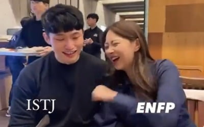 10기 옥순, '큐티섹시 댄스'로 사로잡은 ♥유현철 마음…I와 E '극과 극 커플'
