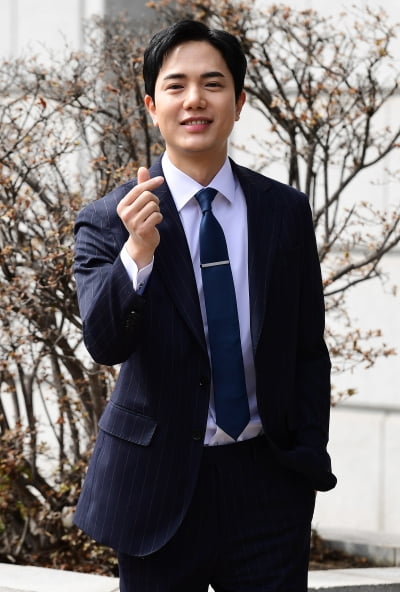 [TEN 포토] 김시후 '금이야 옥이야 사랑해주세요'