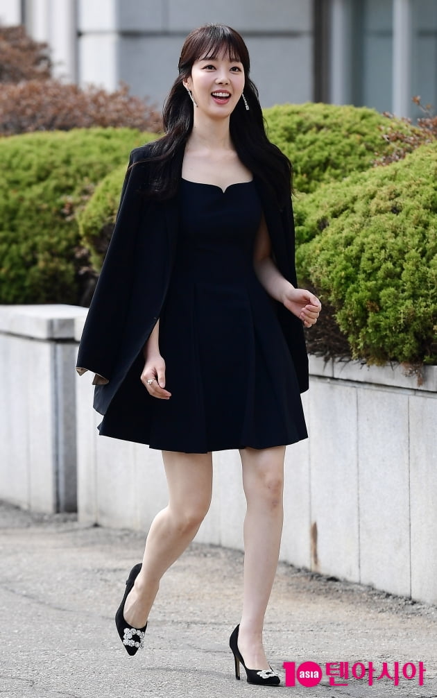 [TEN 포토] 윤다영 '우아한 블랙스완'