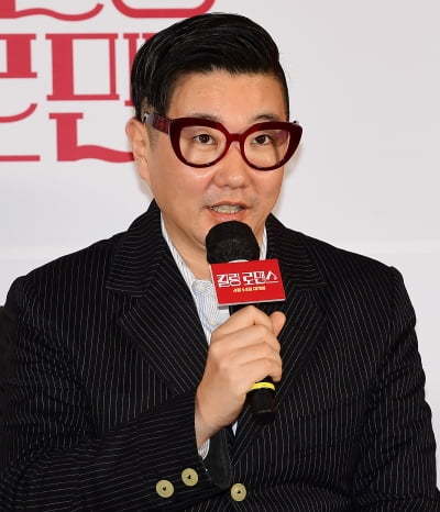 [TEN 포토] 이원석 감독 "킬링 로맨스 하고 싶은거 다 했다"