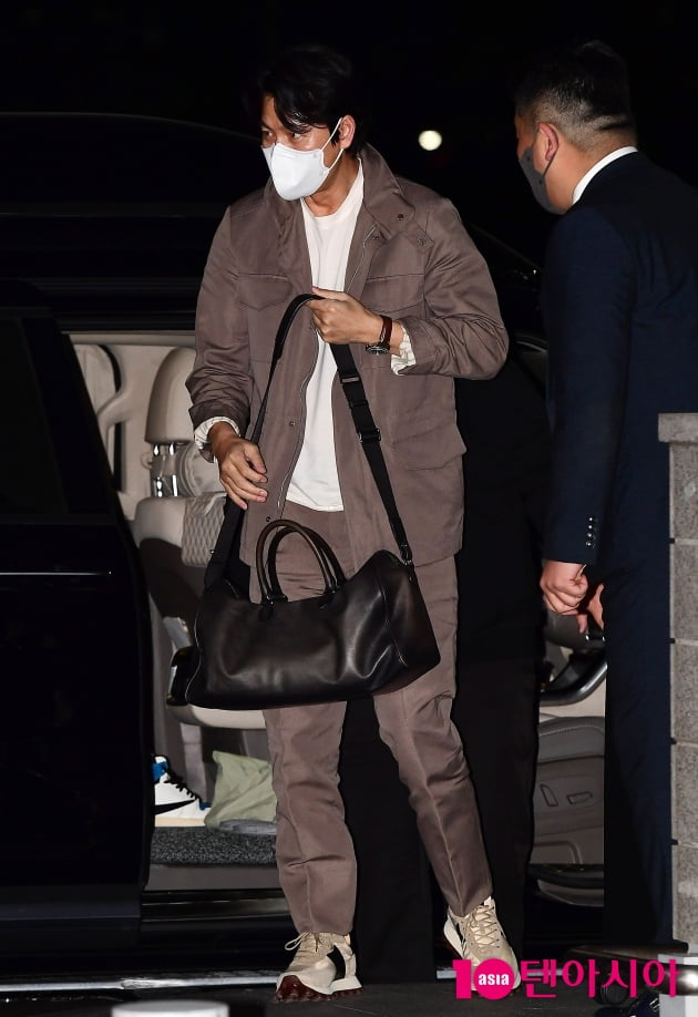 [TEN 포토] 정우성 '공항패션의 정석'
