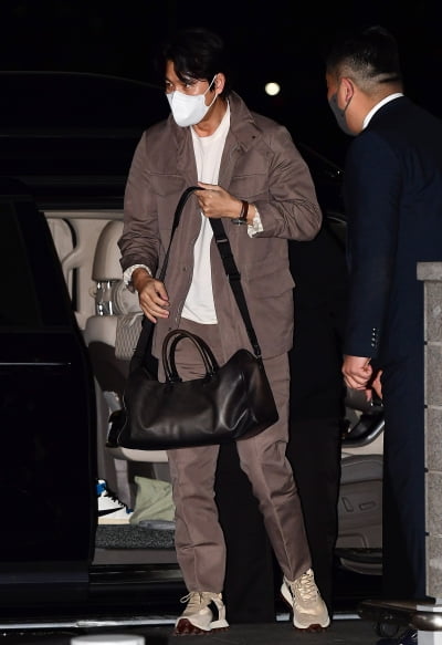 [TEN 포토] 정우성 '공항패션의 정석'